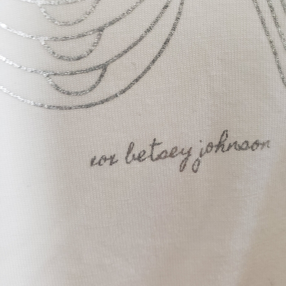 🎀Betsy Johnson🎀 Love T-shirt - Picture 7 of 7